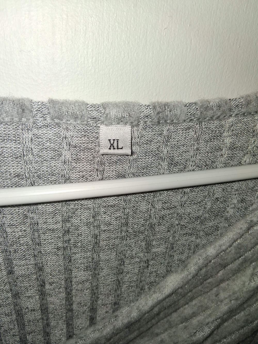 Women’s Light Gray Ribbed V-Neck Sweater - Picture 3 of 4